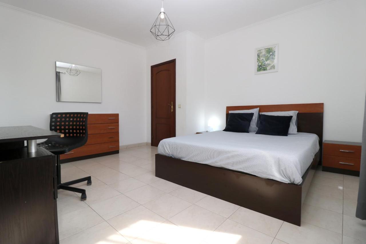 Charming Private Rooms In An Apartment A2 Penha - Distretto di Faro Esterno foto