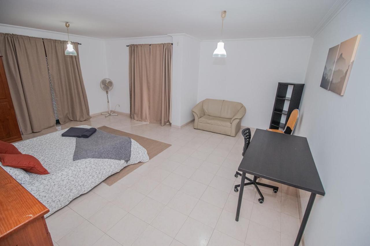 Charming Private Rooms In An Apartment A2 Penha - Distretto di Faro Esterno foto