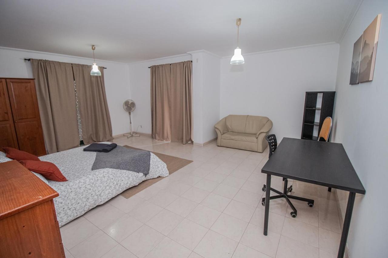 Charming Private Rooms In An Apartment A2 Penha - Distretto di Faro Esterno foto