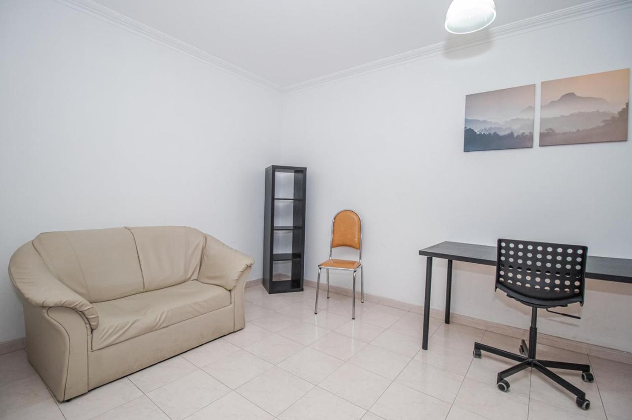 Charming Private Rooms In An Apartment A2 Penha - Distretto di Faro Esterno foto